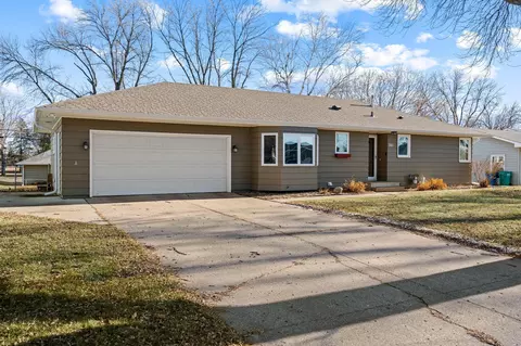 351 Hilltop Ave, Owatonna, MN 55060