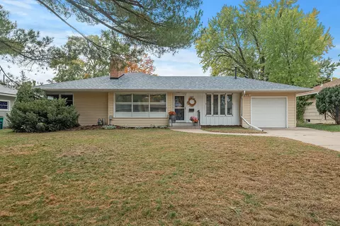6915 W 23rd St, Saint Louis Park, MN 55426