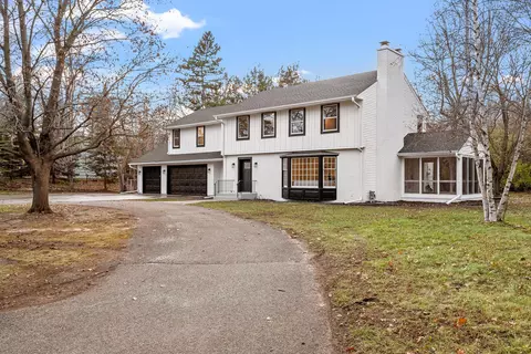 3340 Shavers Lake Rd, Deephaven, MN 55391