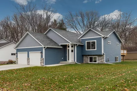 717 Center Ave S, Hayfield, MN 55940