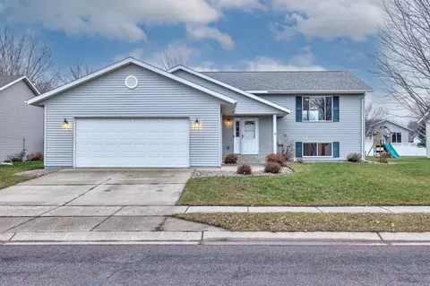 221 Oslo Ave, Marshall, MN 56258