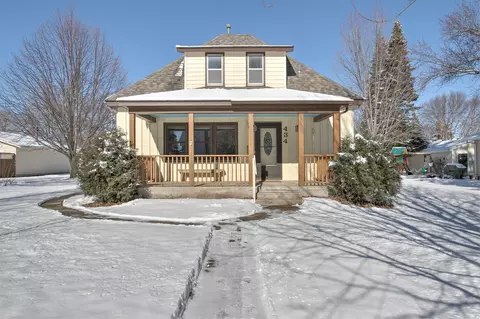 434 5th Ave SW, Cambridge, MN 55008