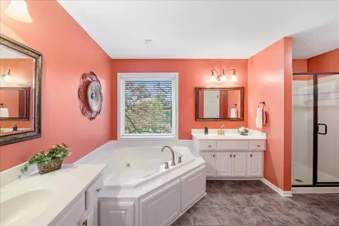 886 Hyland Ct, Eagan, MN 55123 photo 26