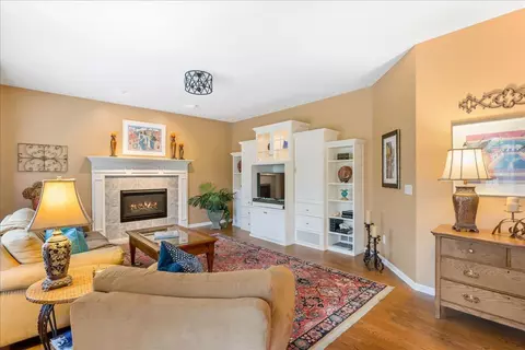 886 Hyland Ct, Eagan, MN 55123 photo 16