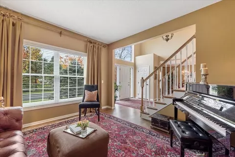 886 Hyland Ct, Eagan, MN 55123 photo 11