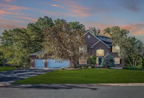 886 Hyland Ct, Eagan, MN 55123 photo 4