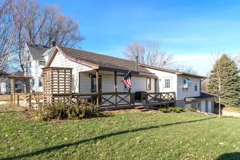 408 1st St E, Janesville, MN 56048