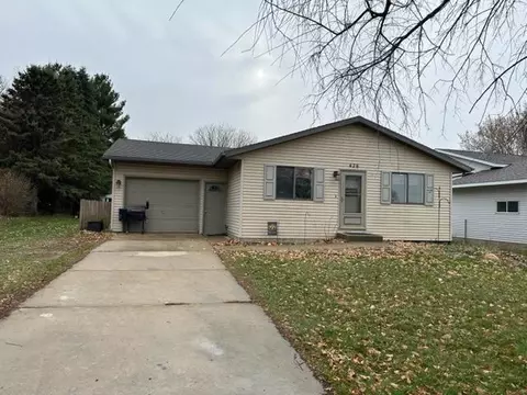 426 2nd St SW, Eyota, MN 55934