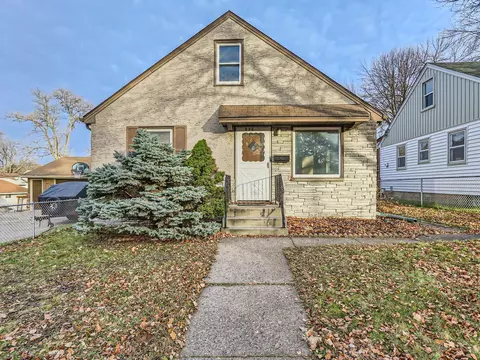 353 13th Ave S, South Saint Paul, MN 55075