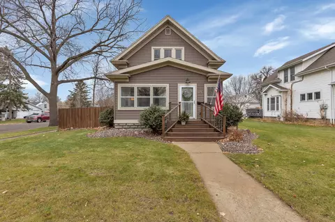 524 10th St SW, Willmar, MN 56201