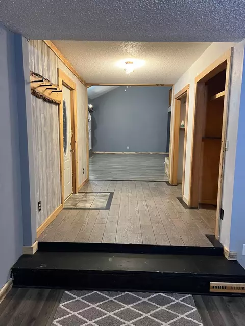 17 E Dakota Ave, Winger, MN 56592 photo 5