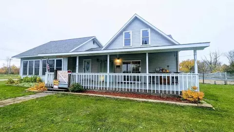 17 E Dakota Ave, Winger, MN 56592