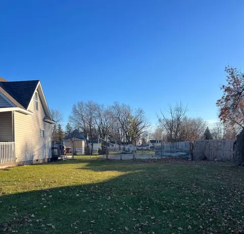 17 E Dakota Ave, Winger, MN 56592 photo 4