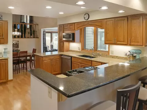 4326 Bear Path Trl, Eagan, MN 55122 photo 7