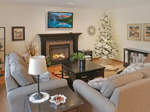 4326 Bear Path Trl, Eagan, MN 55122 photo 3