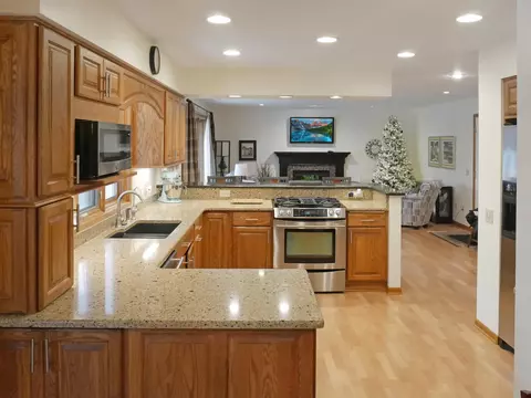 4326 Bear Path Trl, Eagan, MN 55122 photo 5