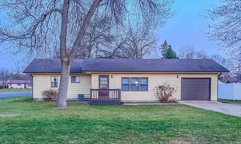 713 16th St W, Hastings, MN 55033