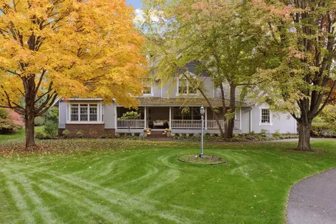 28145 Boulder Bridge Dr, Shorewood, MN 55331