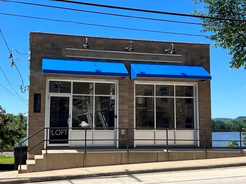 159 N Shore Dr, Fountain City, WI 54629