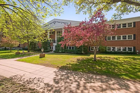 456 Summit Ave #202, Saint Paul, MN 55102
