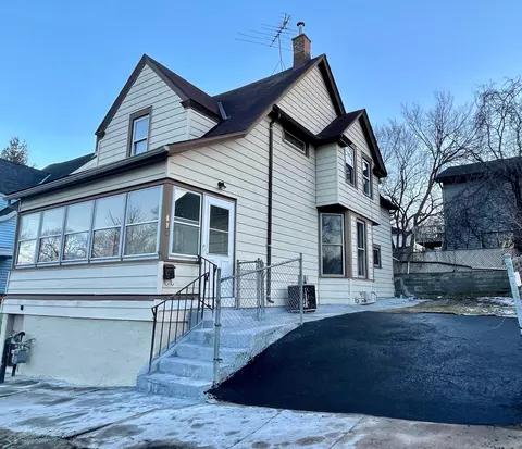 110 York Ave, Saint Paul, MN 55117