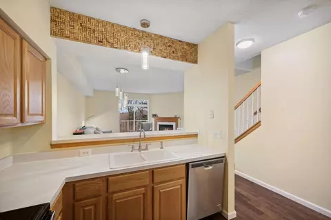2157 Cool Stream Cir #1605, Eagan, MN 55122 photo 9