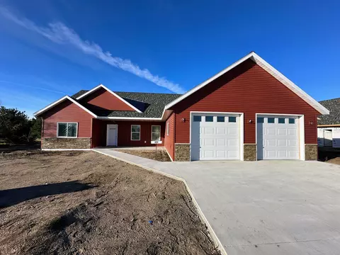 903 8th Ave NW, Perham, MN 56573