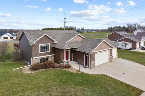510 9th St NW, Dodge Center, MN 55927
