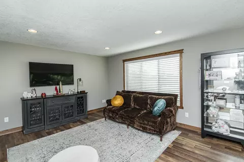 725 2nd Ave NE, Plainview, MN 55964 photo 6