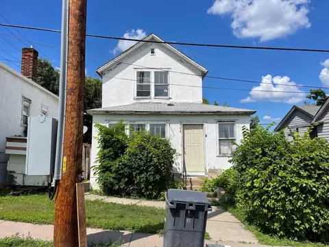 208 34th Ave N, Minneapolis, MN 55412