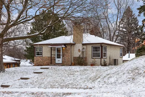 1202 Cherokee Ave, West Saint Paul, MN 55118
