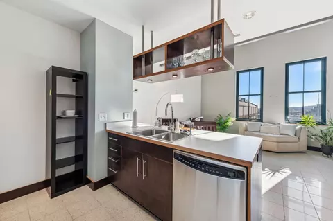 214 4th St E #217, Saint Paul, MN 55101