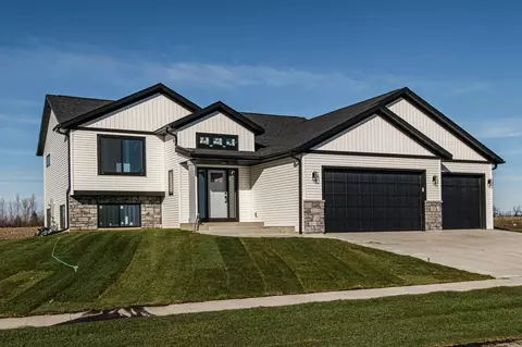2229 Petersen Dr NW, Stewartville, MN 55976