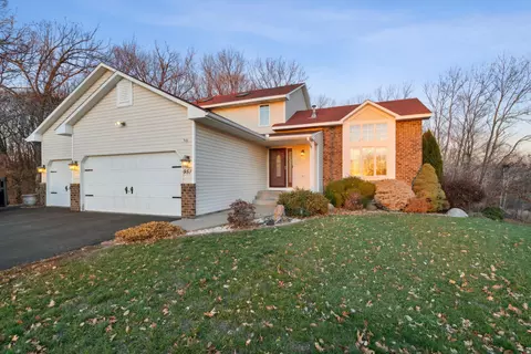 951 Sunny Ridge Dr, Carver, MN 55315