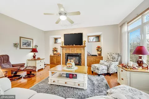 507 Chapel Ct, Eagan, MN 55121 photo 5