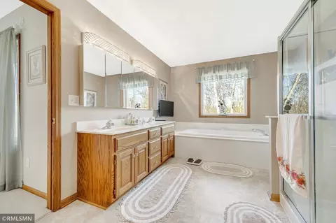 507 Chapel Ct, Eagan, MN 55121 photo 21
