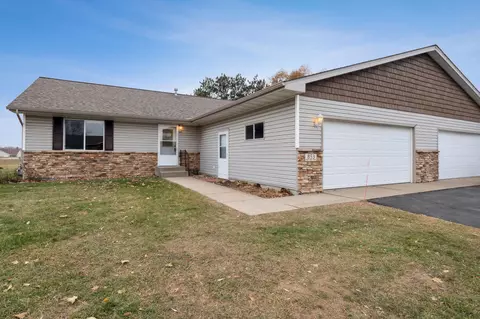 853 W Ridge Ct, New Richmond, WI 54017