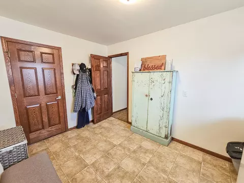 Bath - 348 3rd St E, Tracy, MN 56175 photo 3 of 5