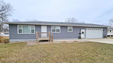 348 3rd St E, Tracy, MN 56175
