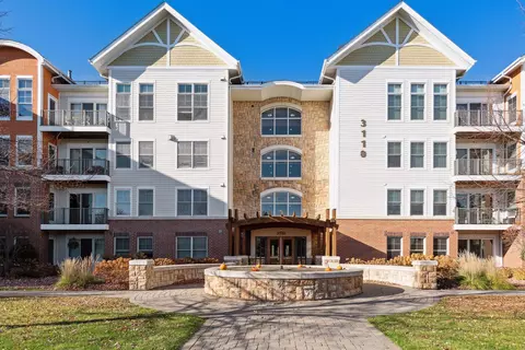 3110 N Chestnut St #204, Chaska, MN 55318