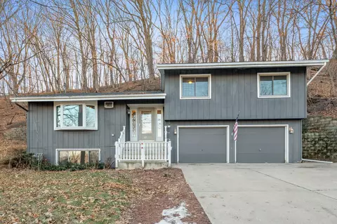 419 Mill St E, Cannon Falls, MN 55009