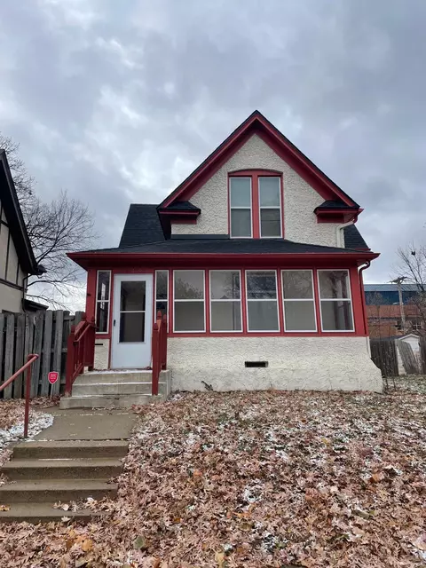 2915 Girard Ave N, Minneapolis, MN 55411
