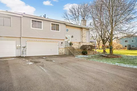 7114 Pontiac Cir, Chanhassen, MN 55317