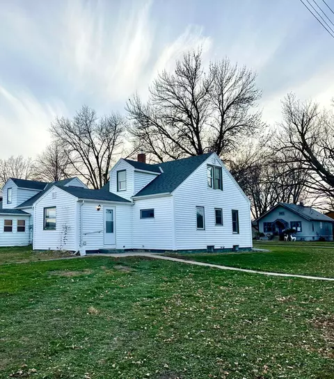 635 3rd Ave, Windom, MN 56101 photo 4