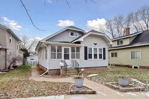 212 3rd St W, Jordan, MN 55352
