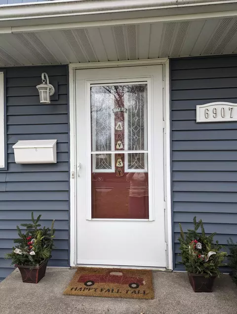 6907 Major Ave N, Brooklyn Center, MN 55429