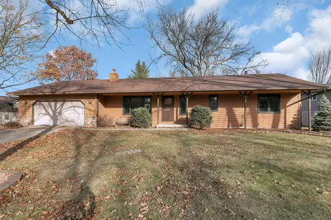 20526 Juno Trl, Lakeville, MN 55044