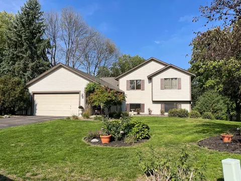 13914 Yosemite Cir, Savage, MN 55378