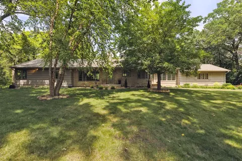 10720 Minnetonka Blvd, Hopkins, MN 55305