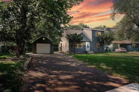 6107 Bryant Ave N, Brooklyn Center, MN 55430